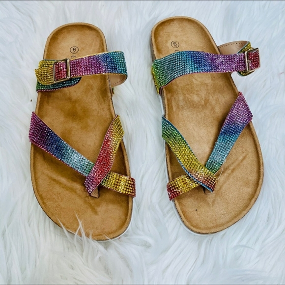 โผ๏ธCLEARANCE PRICE FIRMโผ๏ธHP๐๐Multi Colored Rhinestoned Sandals๐ - Picture 3 of 5